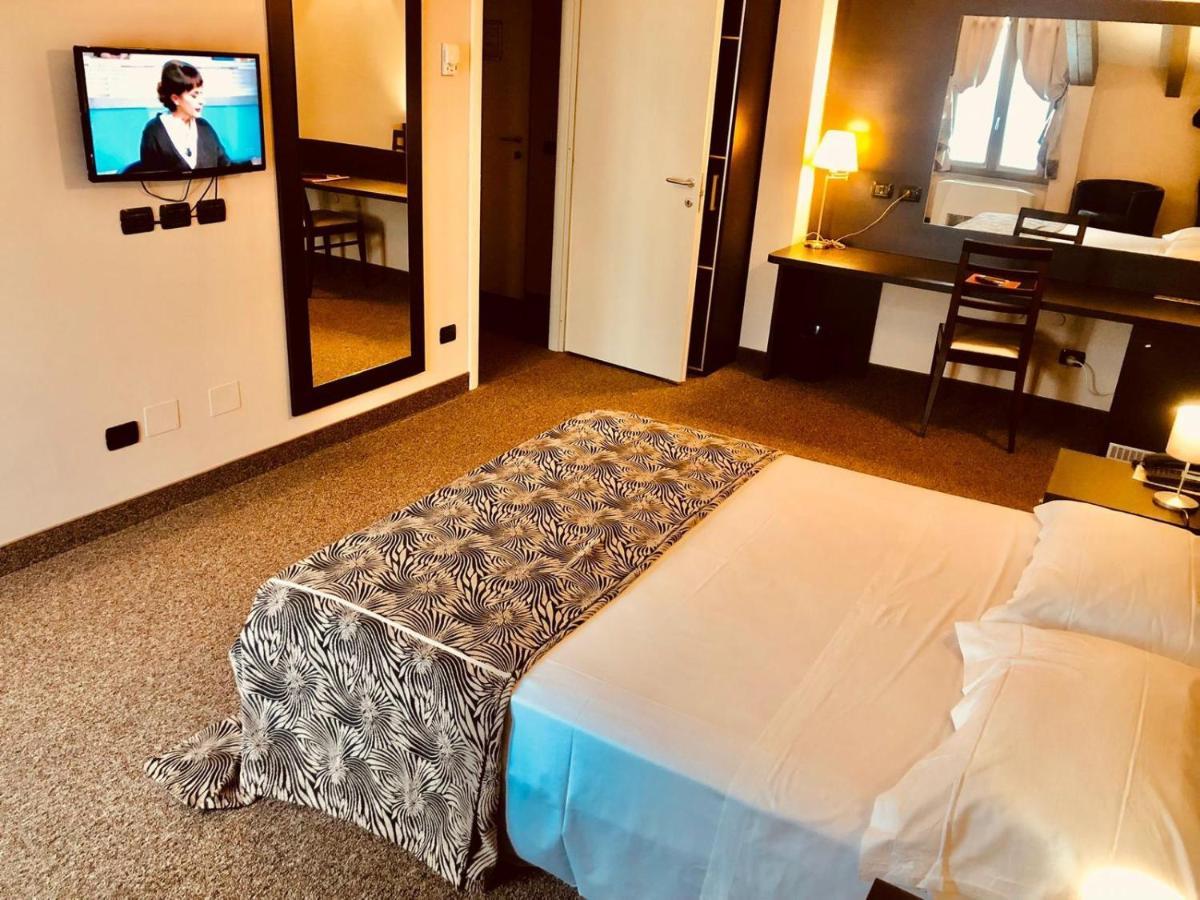 Motel Malpensa Inn & Hotel-Airport Case Nuove  Extérieur photo