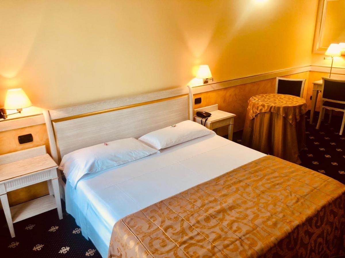 Motel Malpensa Inn & Hotel-Airport Case Nuove  Extérieur photo