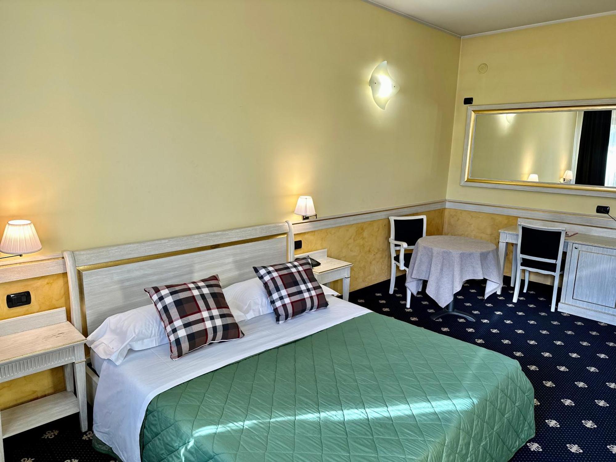 Motel Malpensa Inn & Hotel-Airport Case Nuove  Extérieur photo